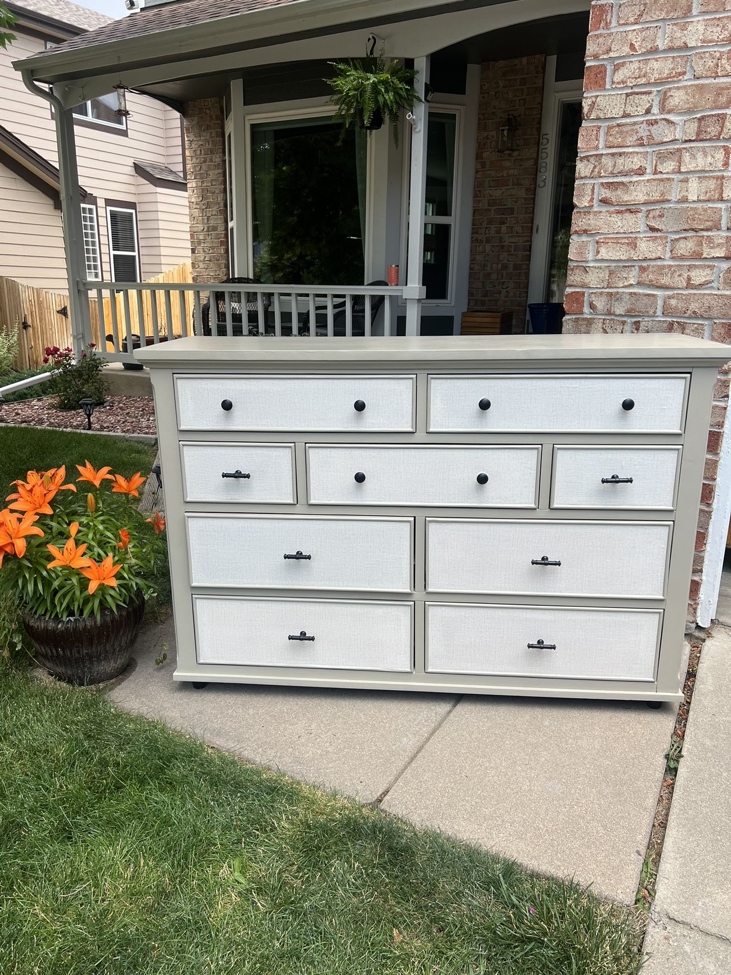 Refinished Solid Wood dresser and Nightstands X2