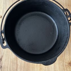 Wagner’s 1891 Cast Iron Dutch Oven with Glass Lid 5 Qt