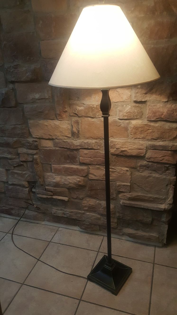 Floor lamp