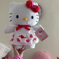 Valentine Hello Kitty Greeter