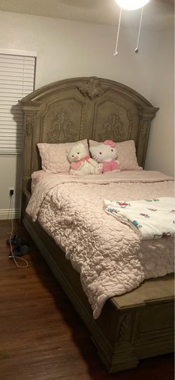 Queen Bed