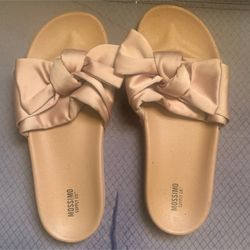 WOMENS SIZE 9 SANDALS FLIP FLOP SHOES PINK SATIN BOWS