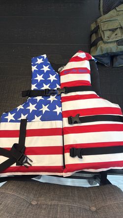 Bass Pro Shops American Flag Life Vest