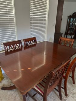 Mahogany Dining Table with 6 Chairs