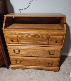 Oak Dresser / Changing Table with Folding Top – $125