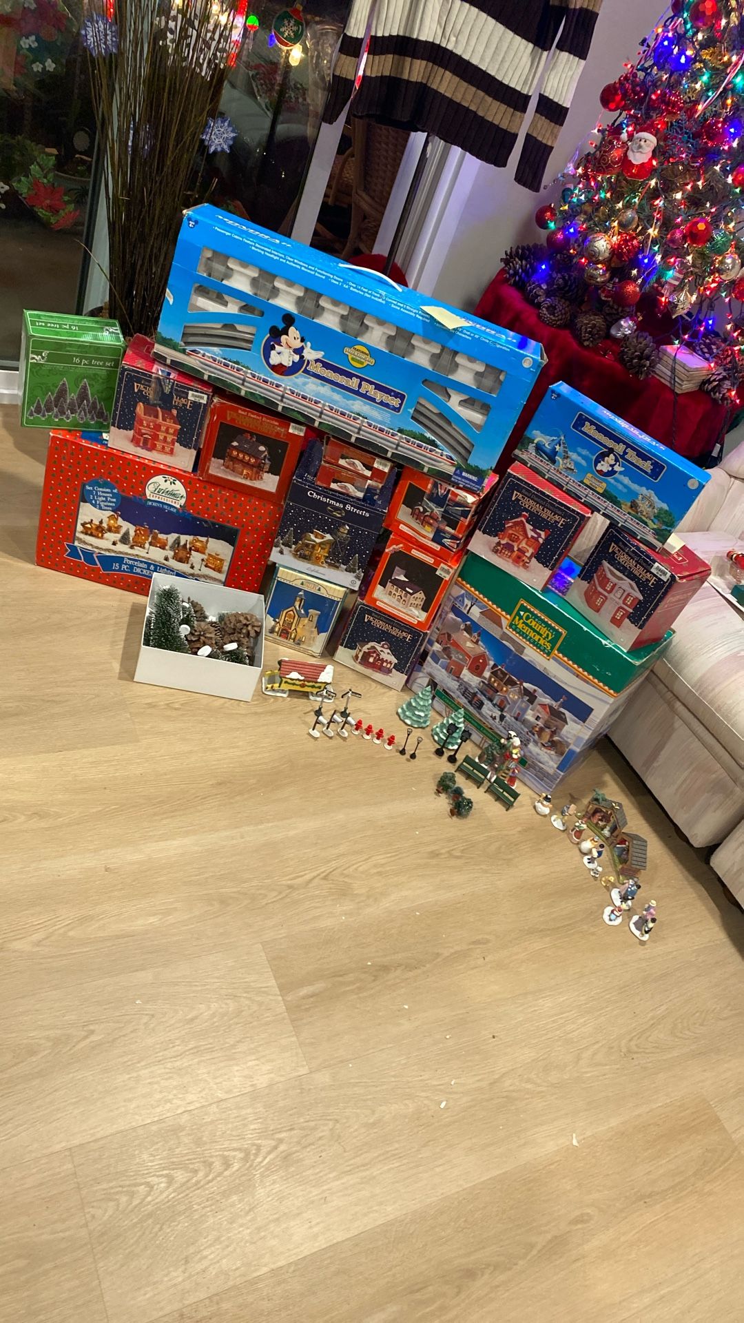 Christmas Villages With Working Lights