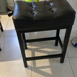 4 Used  Black Bar Stools 