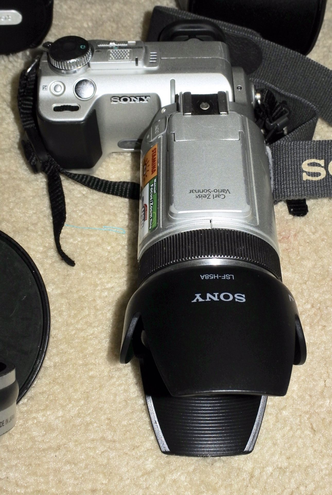 Sony DSCF717 Camera with 3 Lens and accessories bundle lot (night