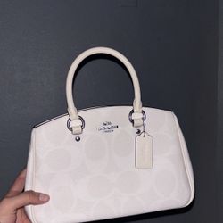 White Coach Bag Shoot Me Offers I’m Negotiable 