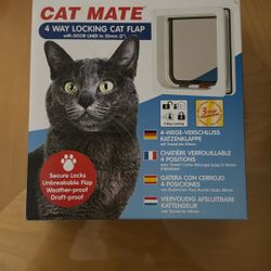 Cat Mate 4-Way Locking Cat Flap with Door Liner, White