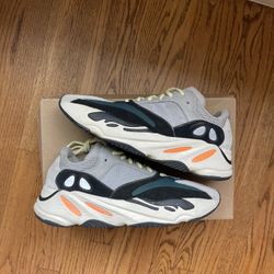 Yeezy 700 Waverunner size 10