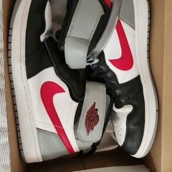 Air Jordan 1 High FlyEase 'Black White' Sneakers