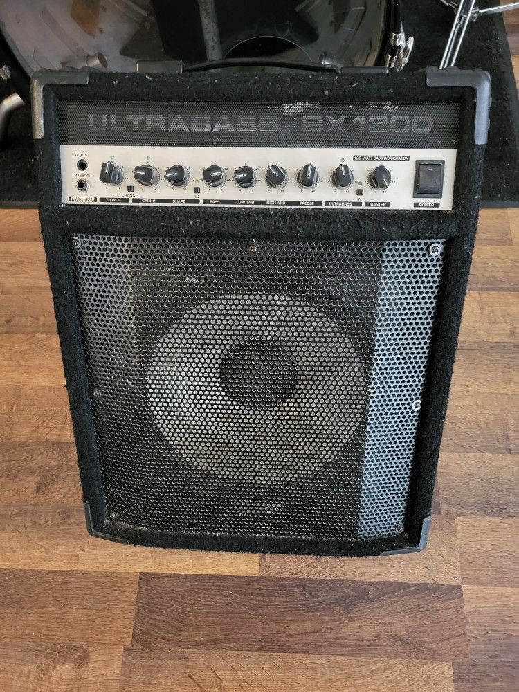 Behrenger Ultrabass Bx-1200 Bass Amplifier