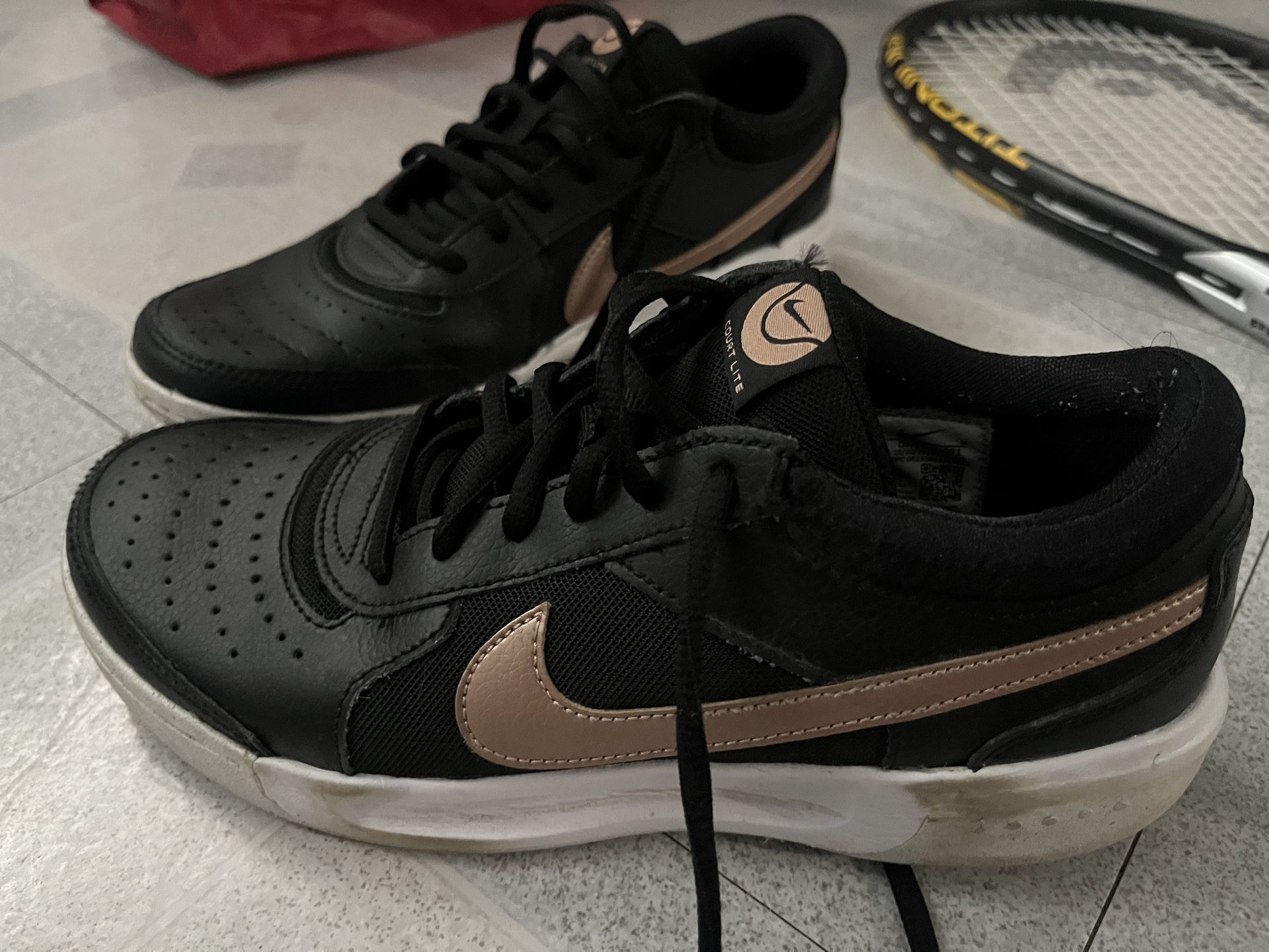 Nike Tennis Shoes (Women’s US 8)
