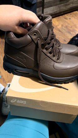 Men Nike boots size 8 1/2