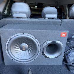 JBL BassPro 12in Amp/Sub 