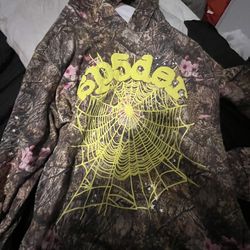 Camo Sp5der hoodie.