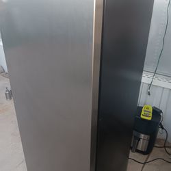 Vissani Fridge/freezer In one 