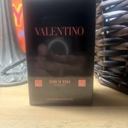 Valentino Born In Roma Intense 