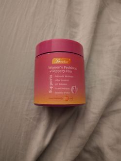 Women's probiotic gummy supplement