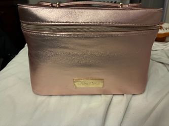 Travel makeup bag