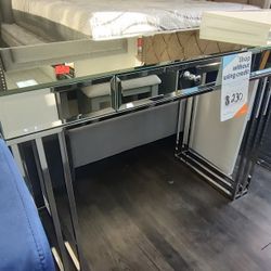 Escritorio Chrome Finish 