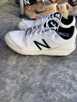 New Balance size 9.5 baseball cleats