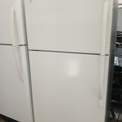 Kenmore Refrigerator Top And Bottom Works Good 👍