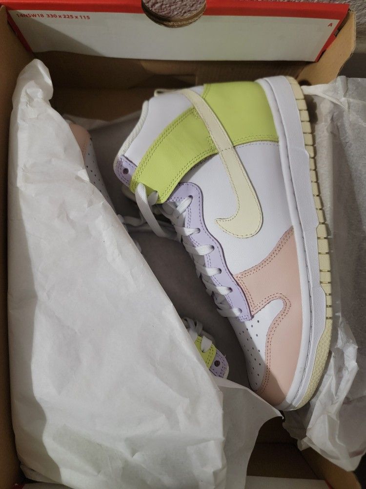 Nike Dunk Hi