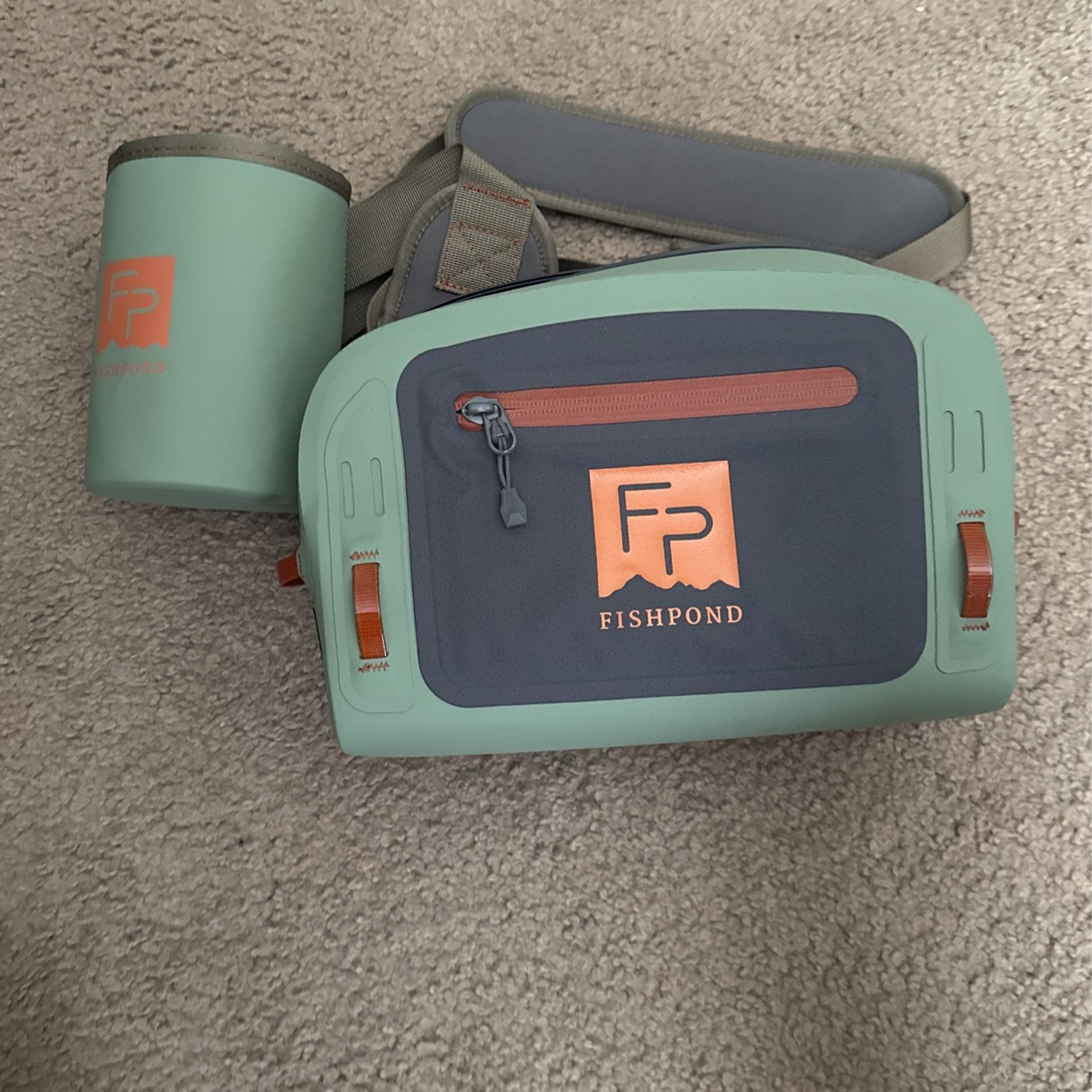 Fishpond Thunderhead Submersible Hip Pack Fish