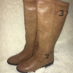 Women’s Brown Boots Size 6