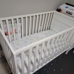 Crib White With Changing Table 