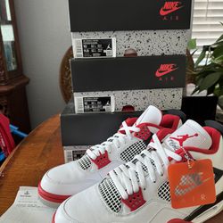 NIKE AIR JORDAN 4 FIRE RED DS SIZE 8.5, 10, 10, And 13