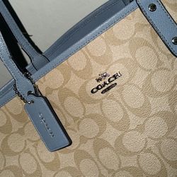 Large Reversal City Tote 