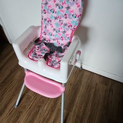 Minnie Mouse Highchair