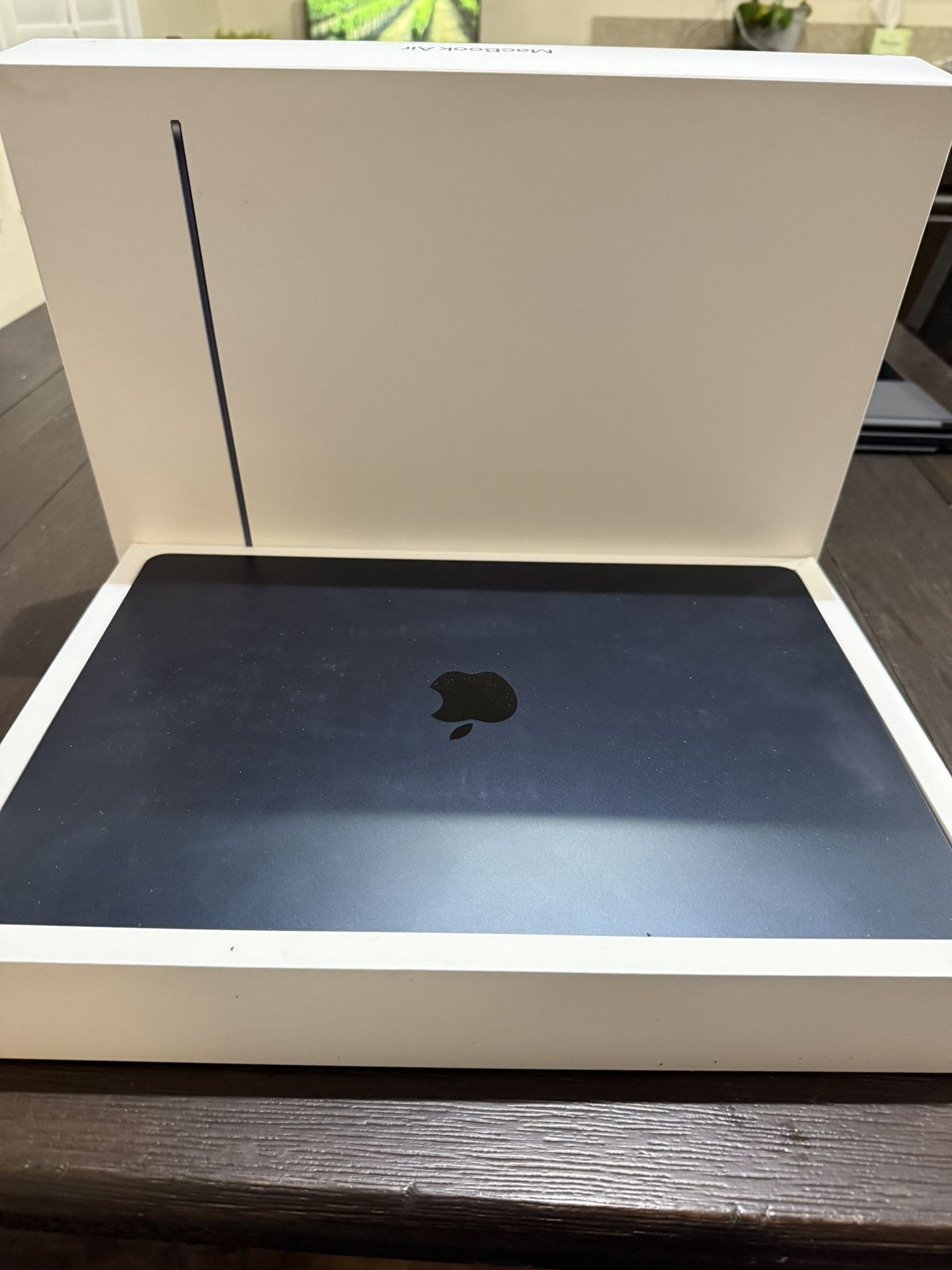 New Open Box 15” MacBook Air M4 16GB Ram 256gb AppleCare +