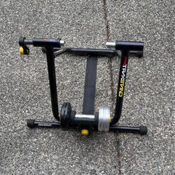  Exercise Stationary bike training, rear wheel attachment Mag Ride 