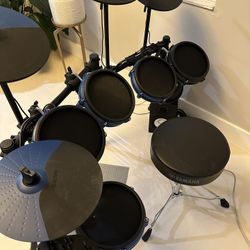  Alesis Nitro Max Expanded Electronic Drum
