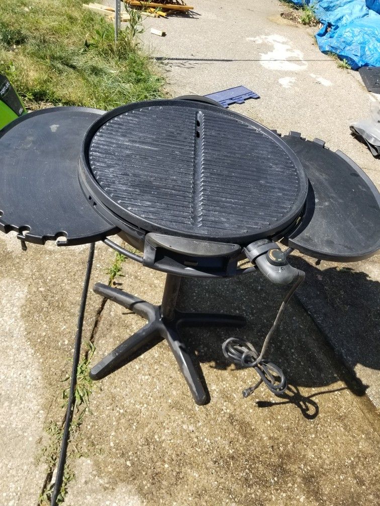 Foreman Egg Shaped Grill for Sale in Parma Heights, OH OfferUp