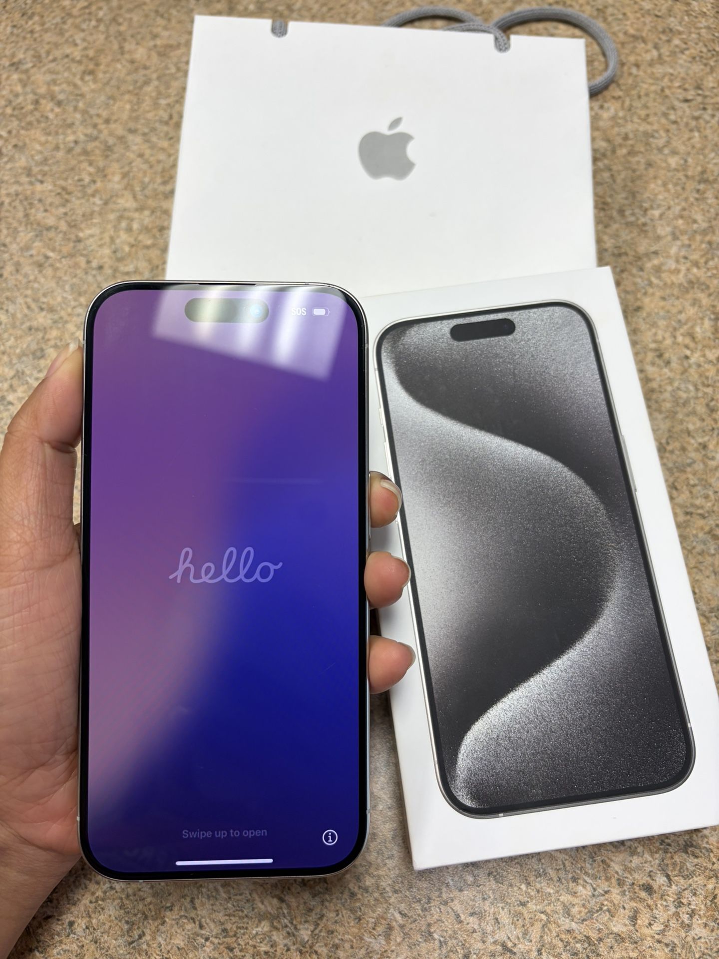 IPHONE 15 PRO 256GB White Titanium UNLOCKED