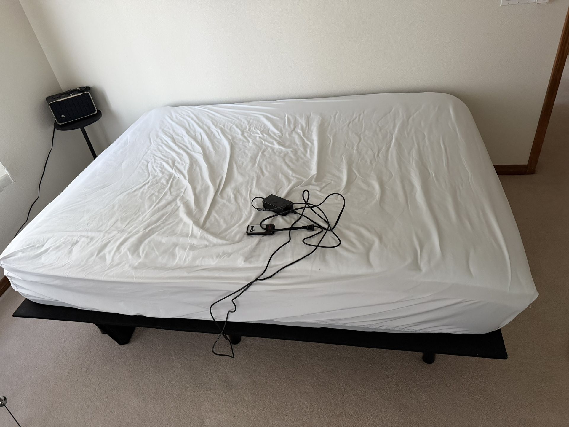 New Queen Mattress With Electric Adjustable Base 