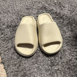 Yeezy slides 