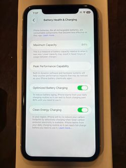 iPhone 11 64GB – Carrier Unlocked