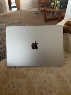 MacBook Air M2