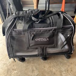 Katziela Luxury Lorry Pet Carrier 