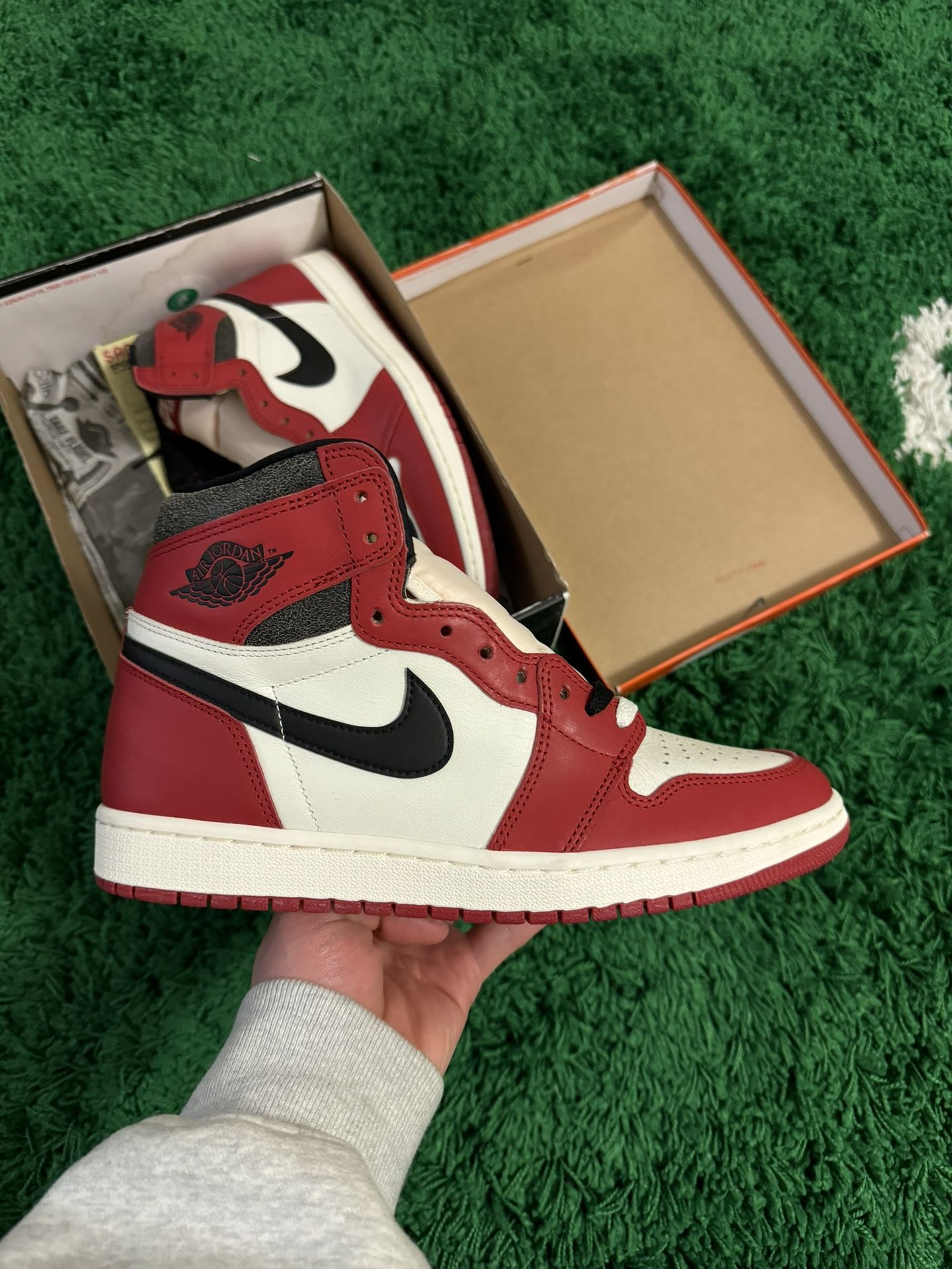 Jordan 1 High “Lost and Found” in Sz 10M
