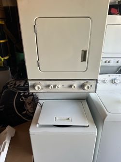 Laundry stackable