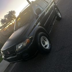2000 Mitsubishi Montero Sport