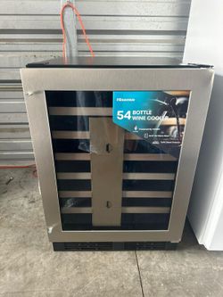 New Hisense 23.4-in W 54 -Bottles Stainless steel Built-in/Freestanding Indoor Wine Cooler