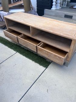 Beautiful Wood TV / Media Console – 3 Drawers – $250